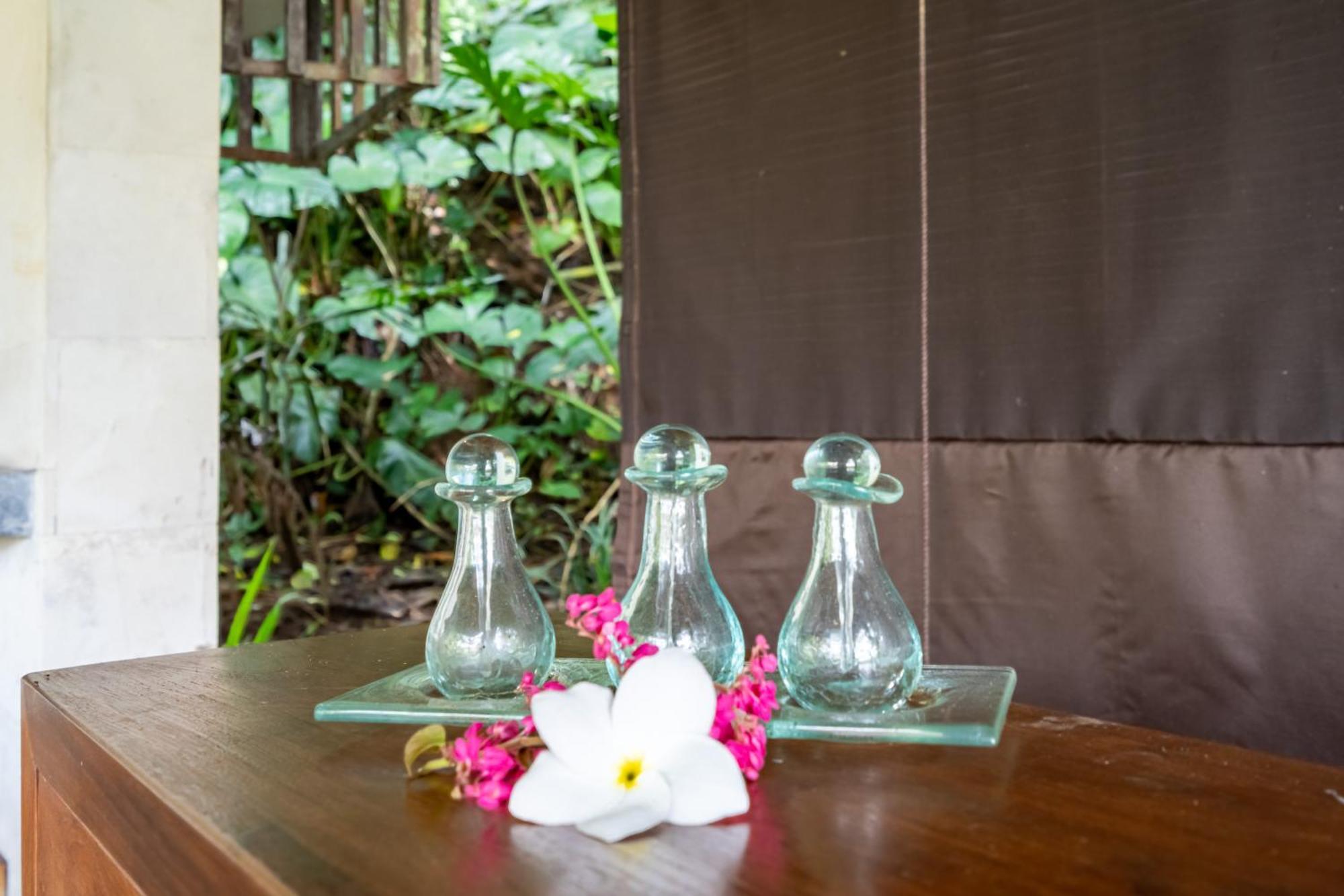 Villa Themma Jungle - Sumptuous 3Br Luxury Villa With Majestic Jungle View North Of Ubud Dış mekan fotoğraf