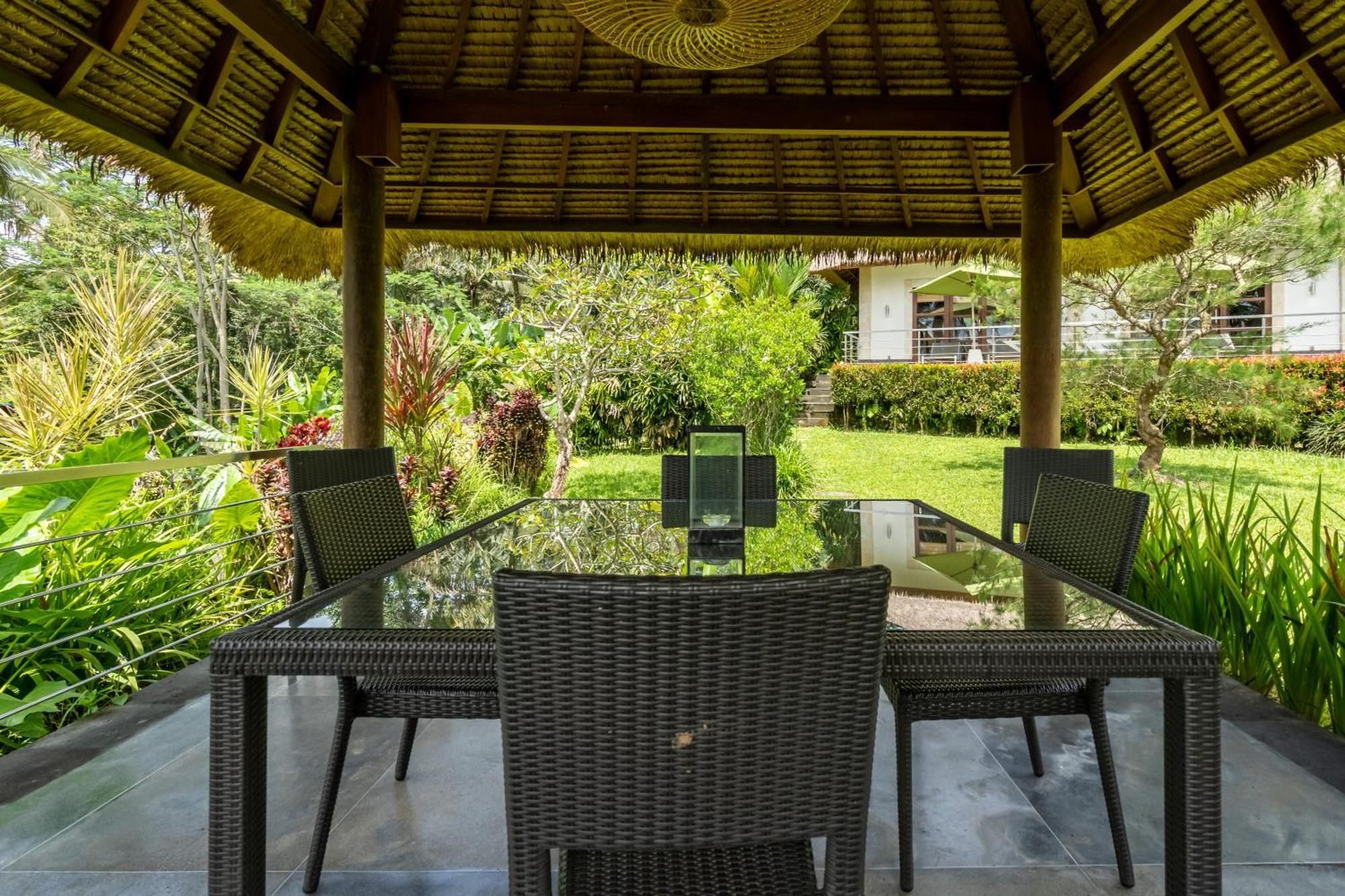 Villa Themma Jungle - Sumptuous 3Br Luxury Villa With Majestic Jungle View North Of Ubud Dış mekan fotoğraf